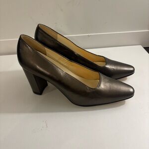 Corsica Vintage Elegant Classy Brown Leather Heels Pumps Size 6.5 M NWOT